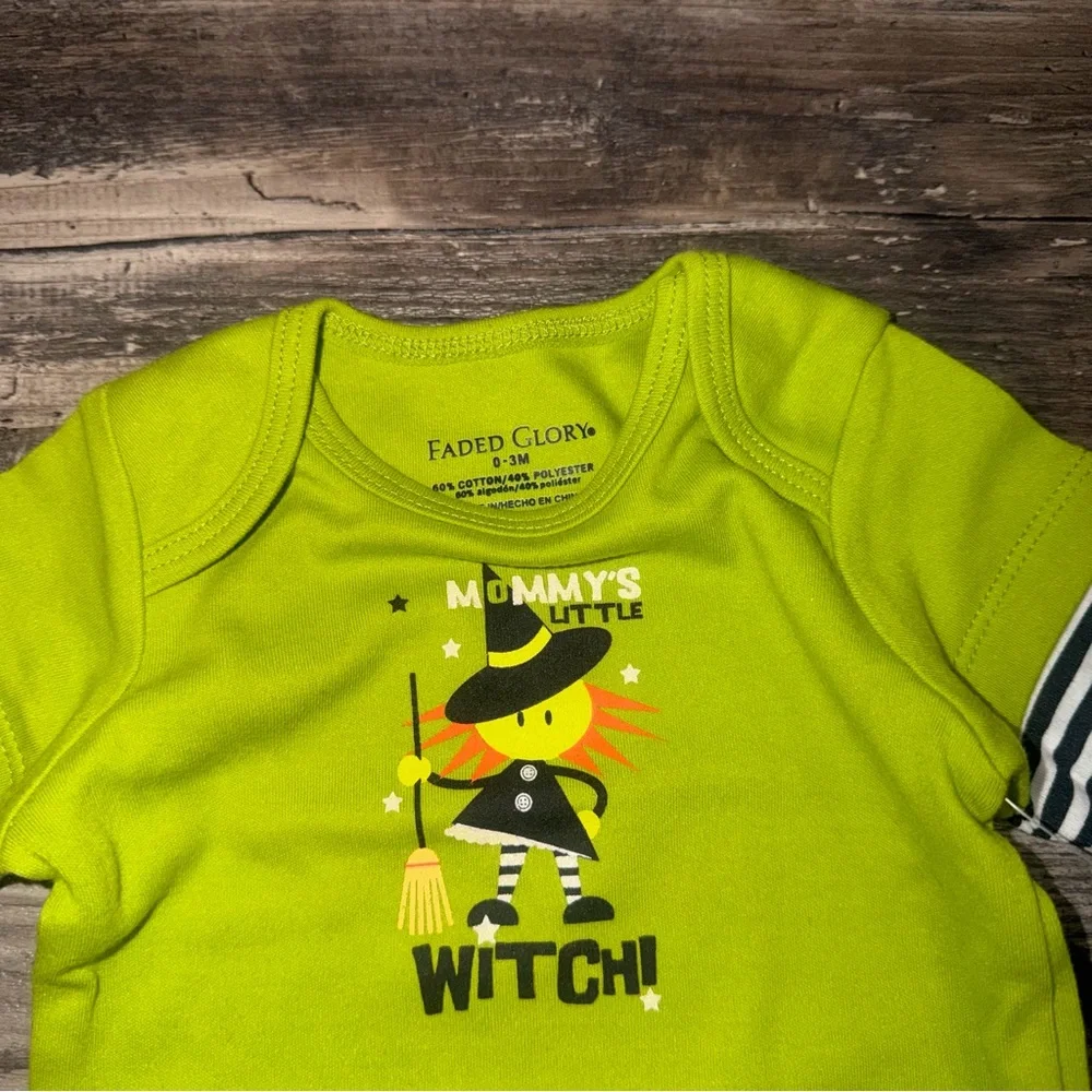 Vintage “Mommy’s Little Witch” Onesie Halloween Bodysuit Baby Size 0-3M
